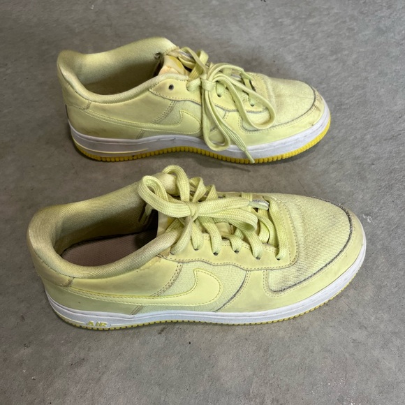 Yellow Sparkly Airforce size 5.5 Y - Picture 2 of 6